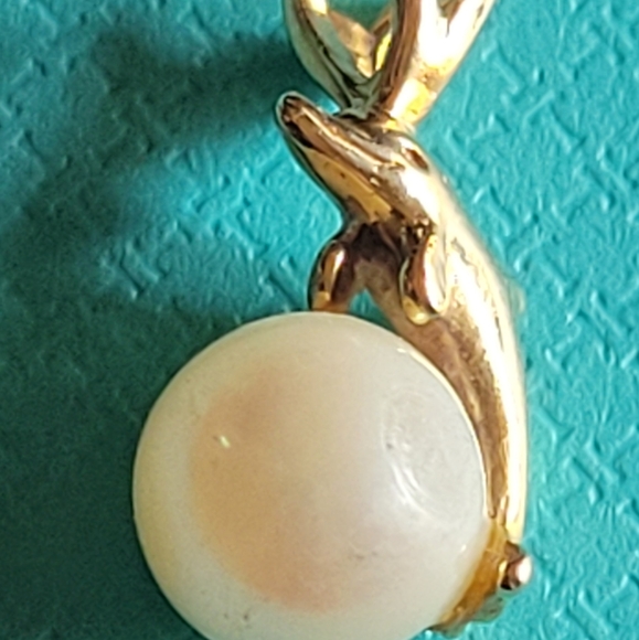 Waylon 14K Dolphin Pearl Pendant - Picture 11 of 14